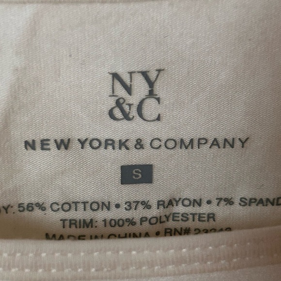 Women's Top - Picture 3 of 3